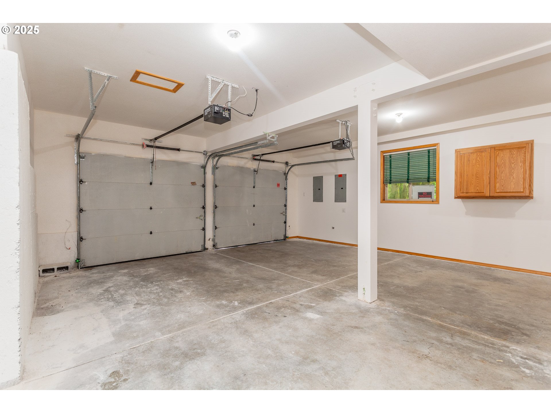 29409 East Edgewater Drive Welches, OR 97067 - Photo 39 of 48 a view of a garage