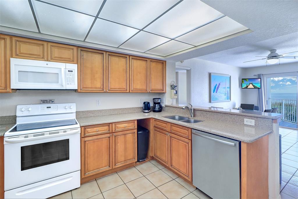 24 Gulf Boulevard, Unit 3B Indian Rocks Beach, FL 33785 - Photo 13 of 36 Gallery Image 13