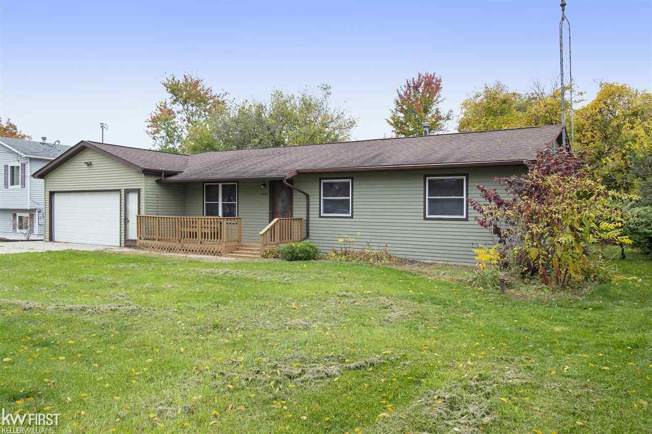 11352 Main Road Fenton, MI 48430 - Photo 5 of 21 50026444-4.JPG
