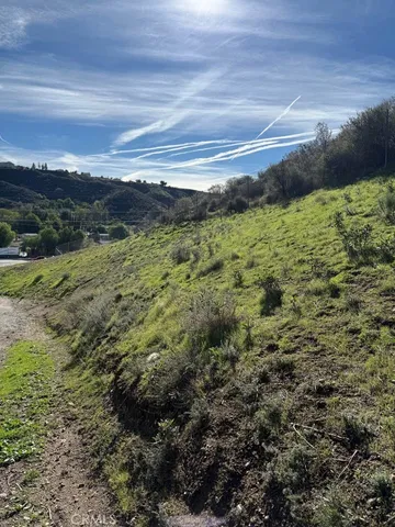 $2,300,000 | 17559 Sierra Highway, Canyon Country, CA 91351