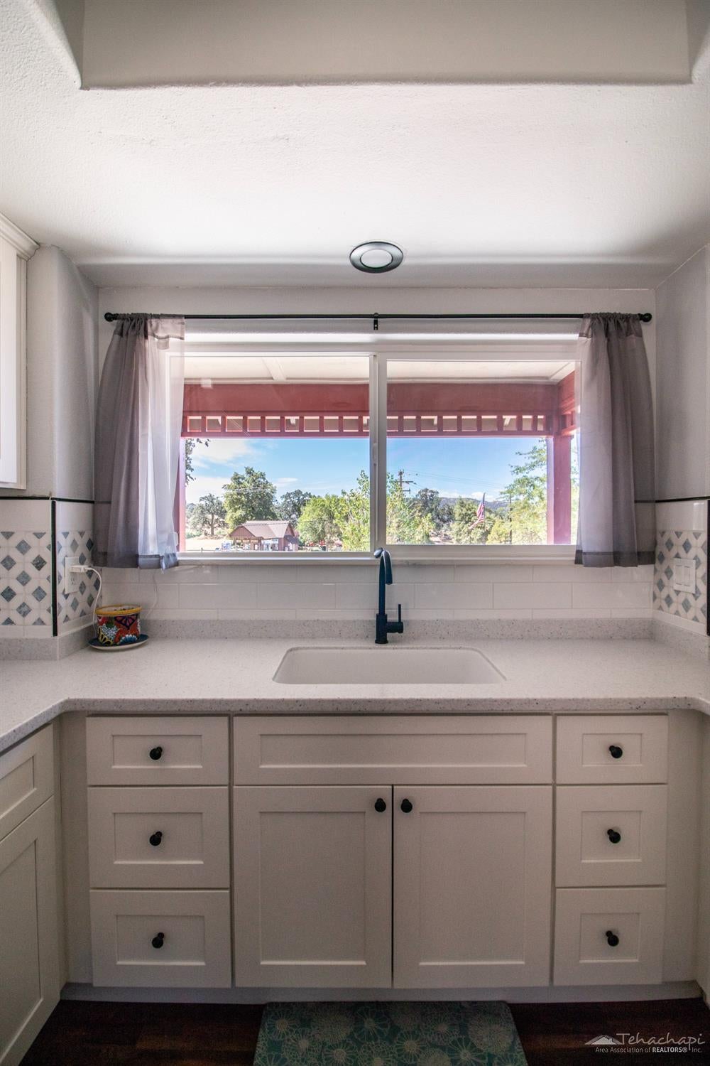 26961 Bear Valley Road Tehachapi, CA 93561 - Photo 5 of 40 Gallery Image 5