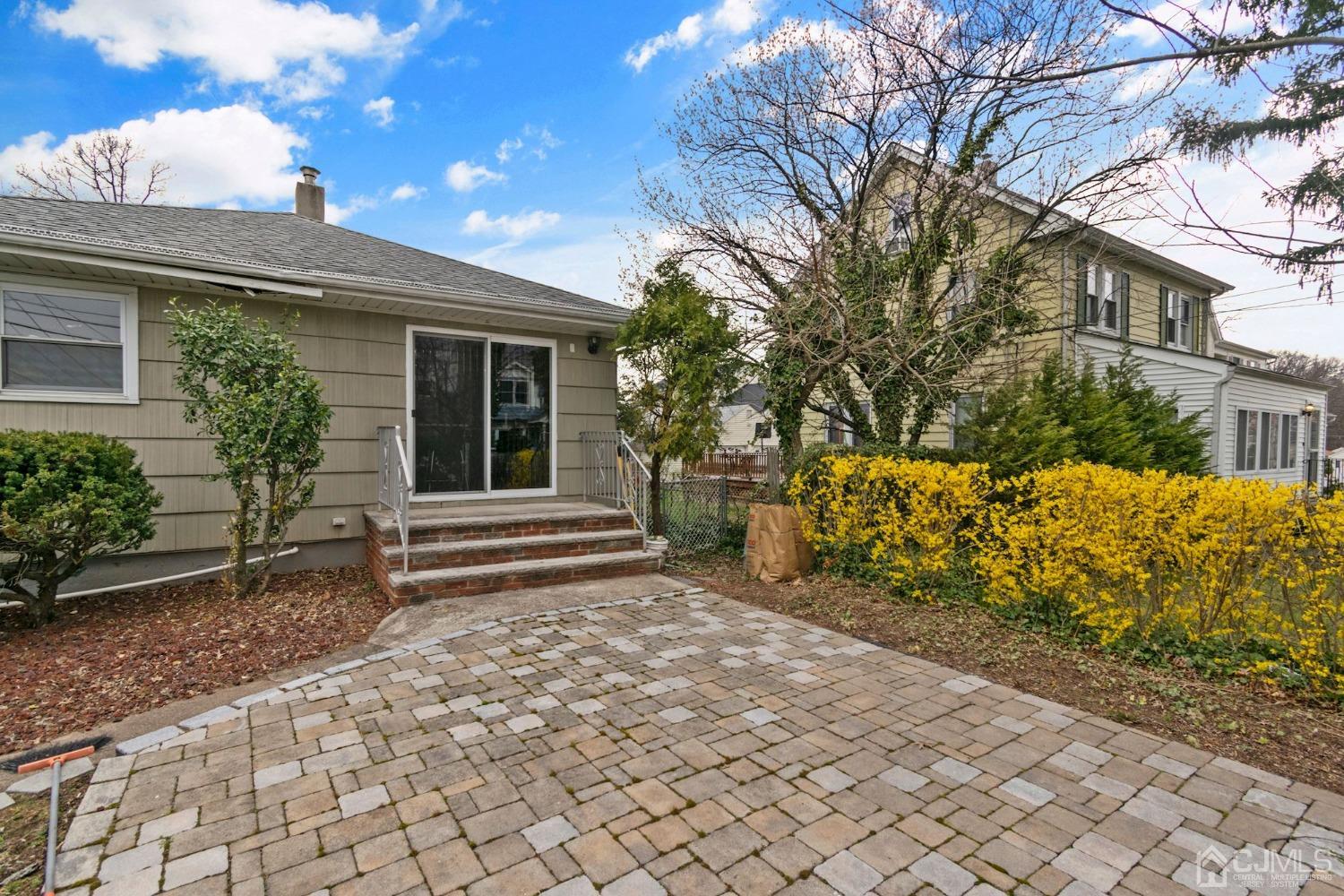 26 Hamilton Avenue Edison, NJ 08820 - Photo 2 of 30