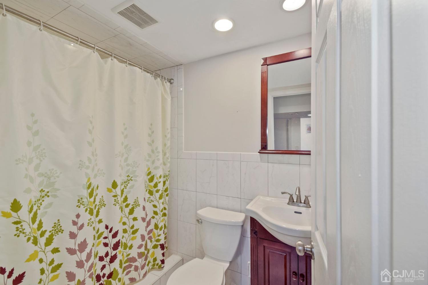 26 Hamilton Avenue Edison, NJ 08820 - Photo 23 of 30