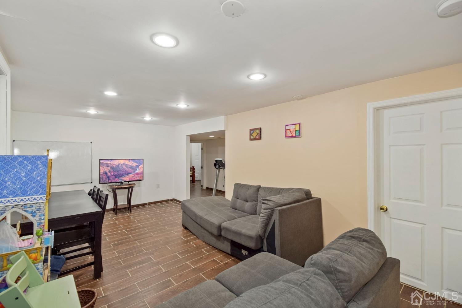 26 Hamilton Avenue Edison, NJ 08820 - Photo 27 of 30