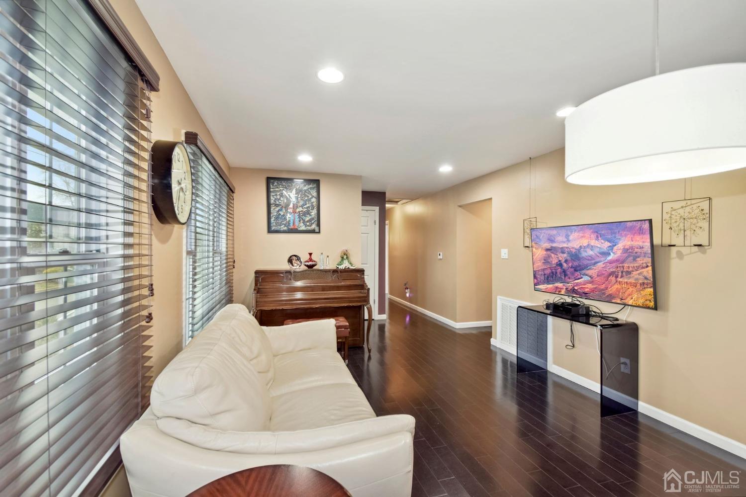 26 Hamilton Avenue Edison, NJ 08820 - Photo 6 of 30