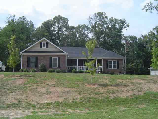 514 Lakeside Drive Anderson, SC 29621 - Photo 1 of 17 Gallery Image 1