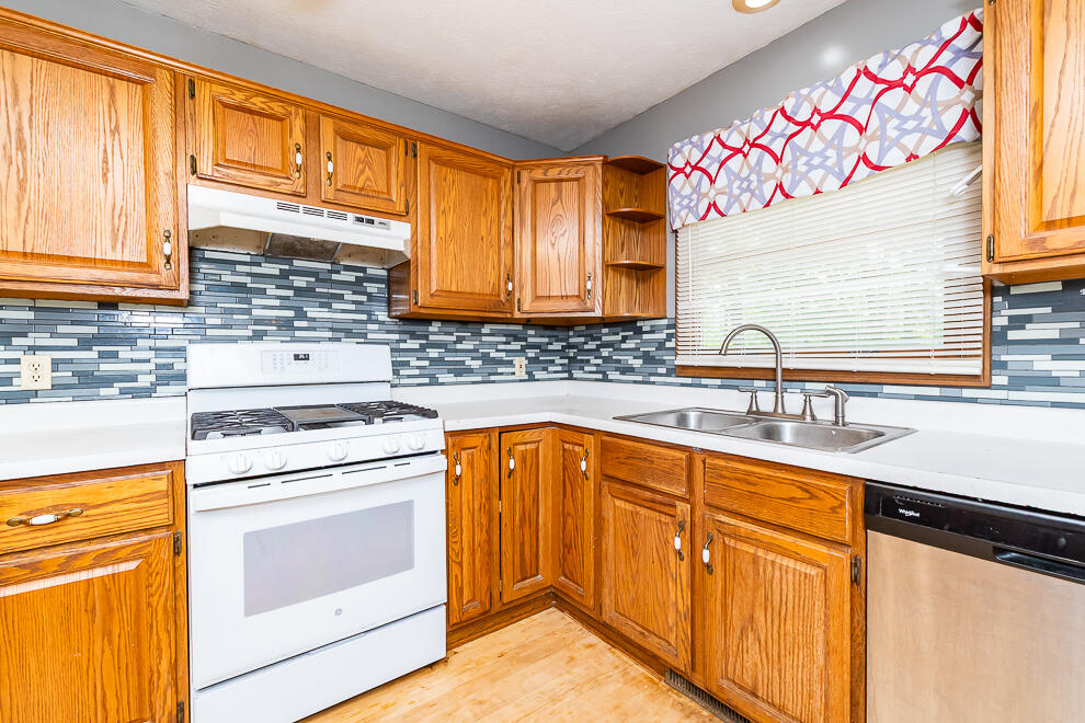 2305 Barney Road Kalamazoo, MI 49004 - Photo 22 of 43 RN5_2122