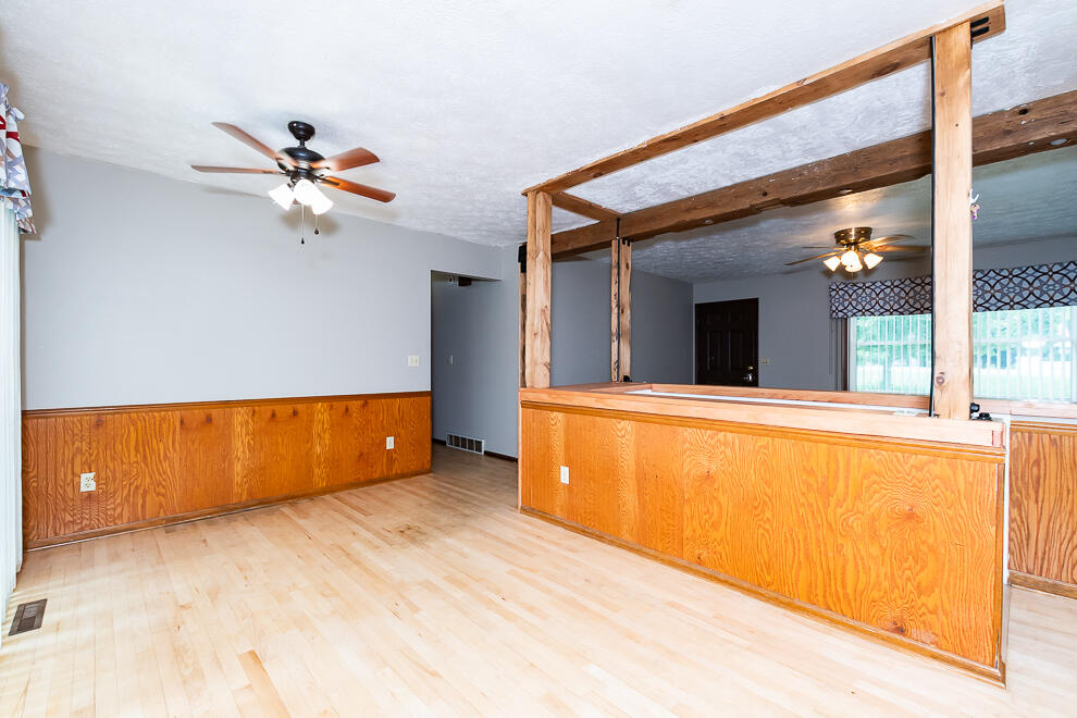 2305 Barney Road Kalamazoo, MI 49004 - Photo 29 of 43 RN5_2129