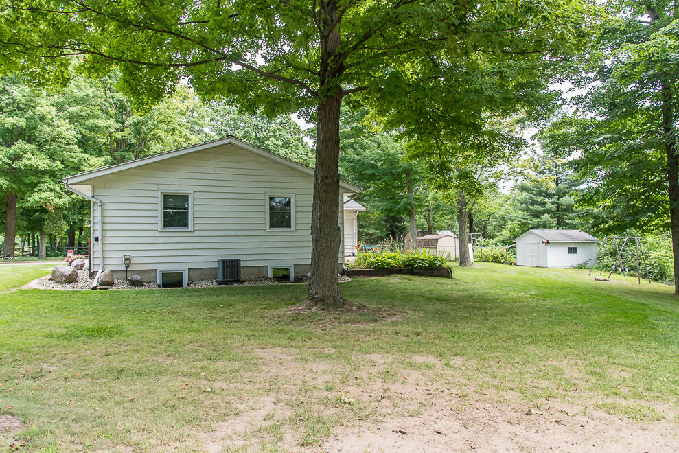 2305 Barney Road Kalamazoo, MI 49004 - Photo 3 of 43 DSC_3510b