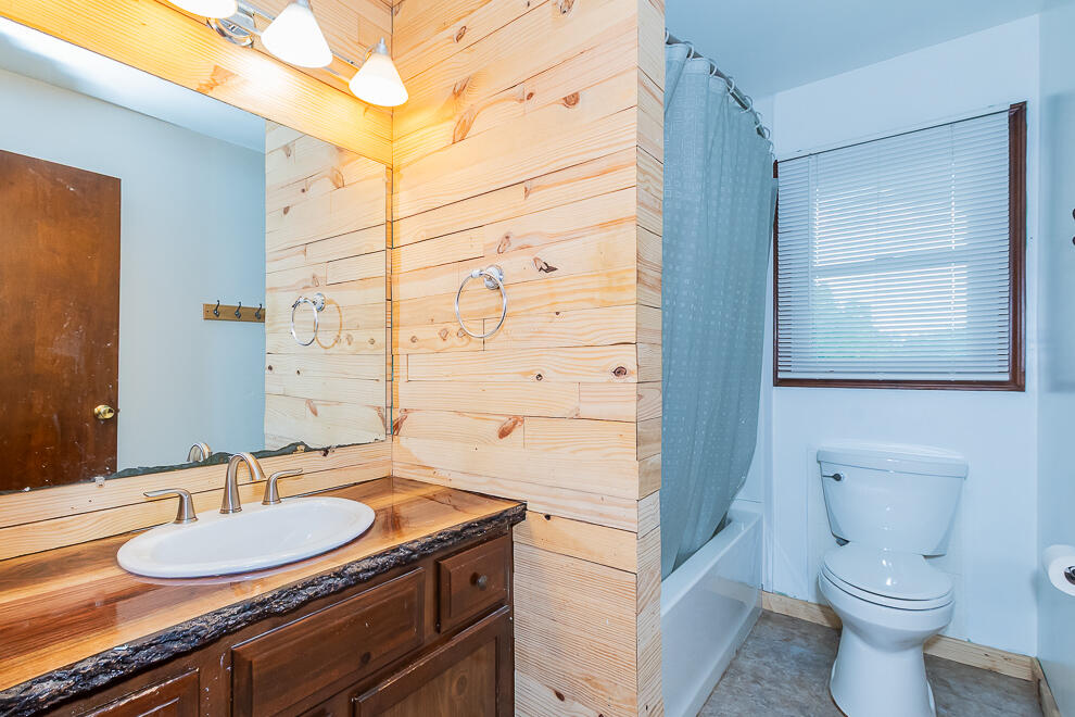 2305 Barney Road Kalamazoo, MI 49004 - Photo 36 of 43 RN5_2136