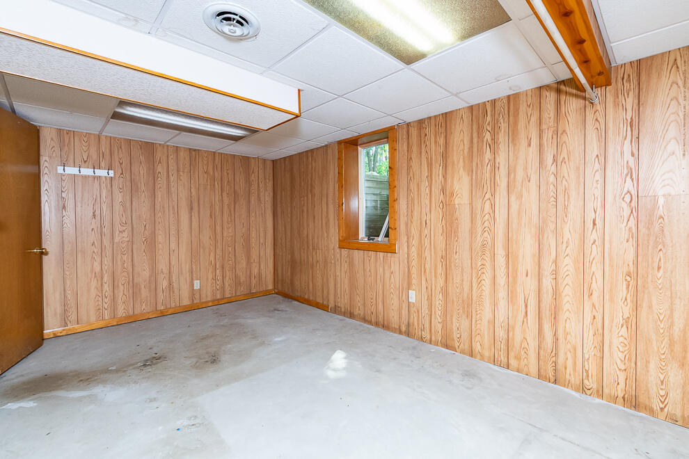 2305 Barney Road Kalamazoo, MI 49004 - Photo 39 of 43 RN5_2140
