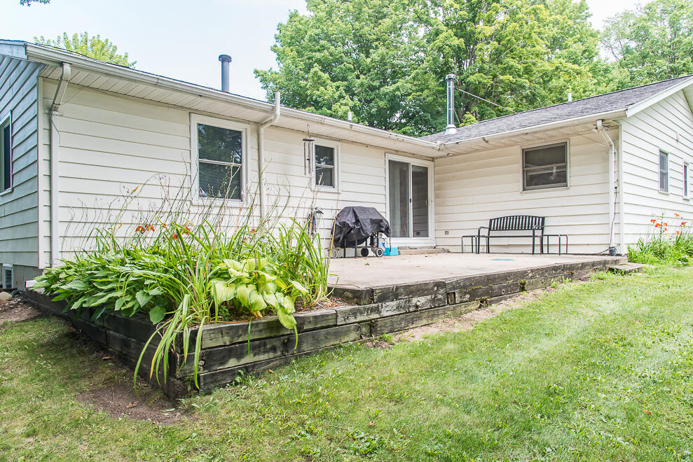 2305 Barney Road Kalamazoo, MI 49004 - Photo 5 of 43 DSC_3510d