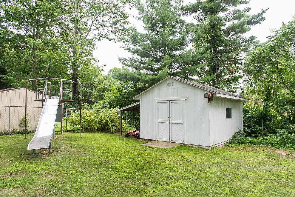 2305 Barney Road Kalamazoo, MI 49004 - Photo 9 of 43 DSC_3513