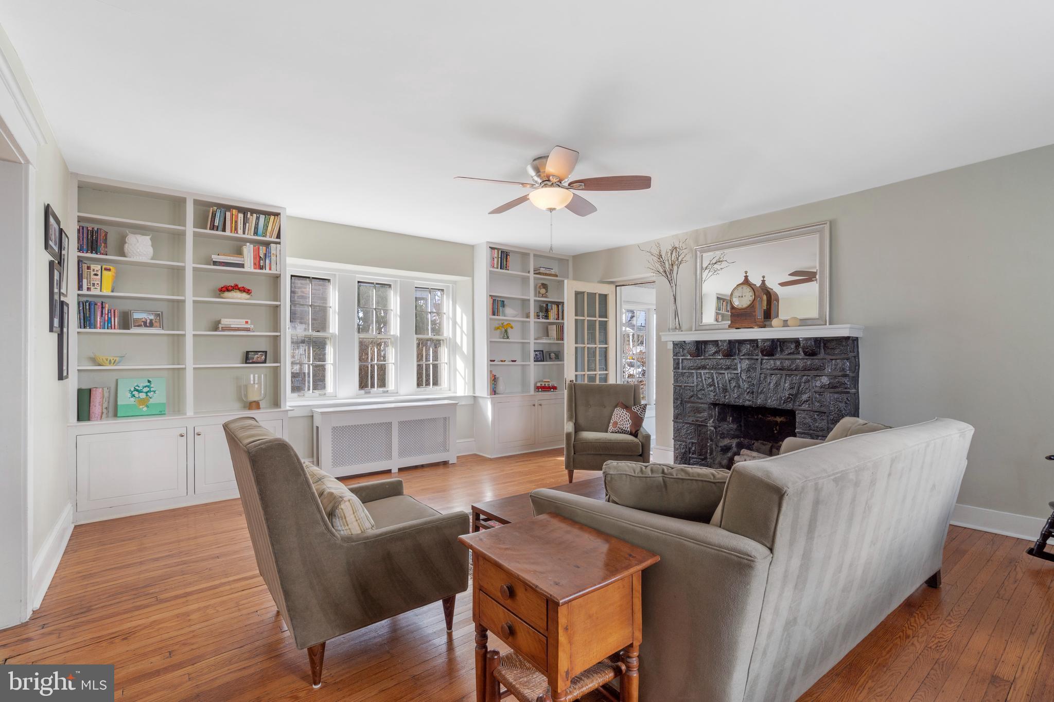 323 Pembroke Road Bala Cynwyd, PA 19004 - Photo 13 of 51 Living Room