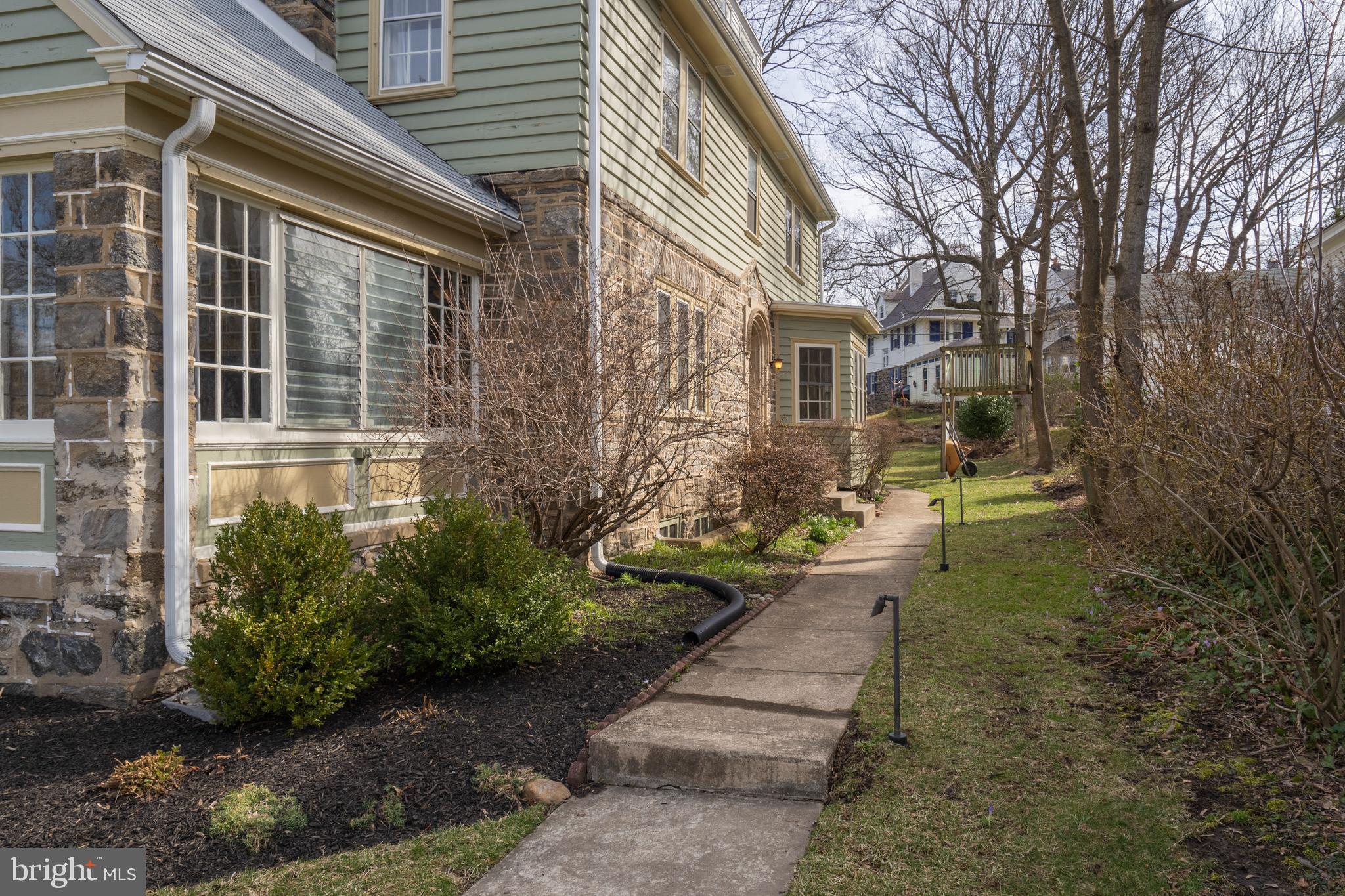 323 Pembroke Road Bala Cynwyd, PA 19004 - Photo 2 of 51