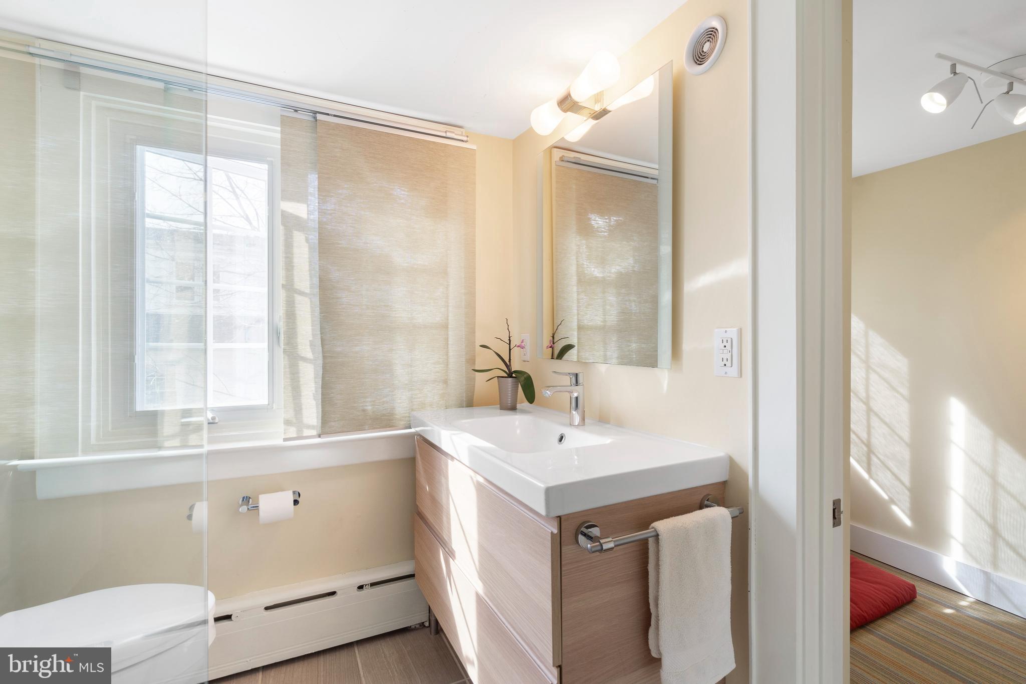 323 Pembroke Road Bala Cynwyd, PA 19004 - Photo 33 of 51 Primary Bath