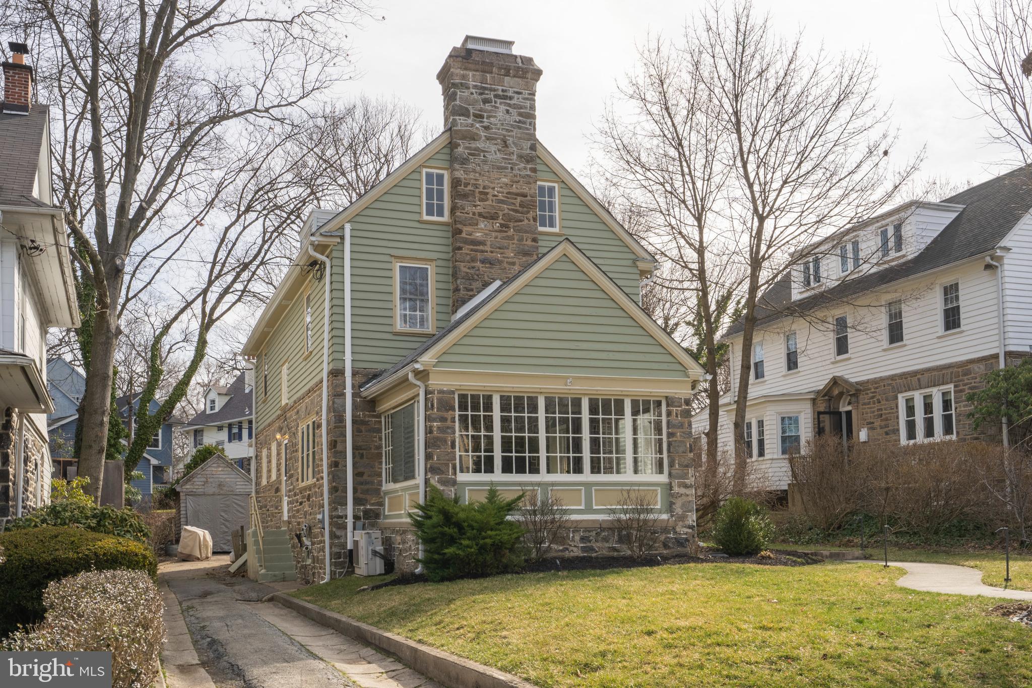 323 Pembroke Road Bala Cynwyd, PA 19004 - Photo 46 of 51 Private driveway