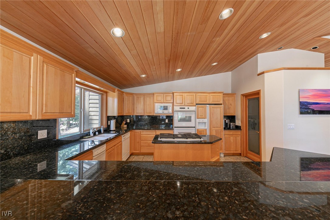 967 Jennifer Street Incline Village, NV 89451 - Photo 20 of 40 Kitchen / Pantry