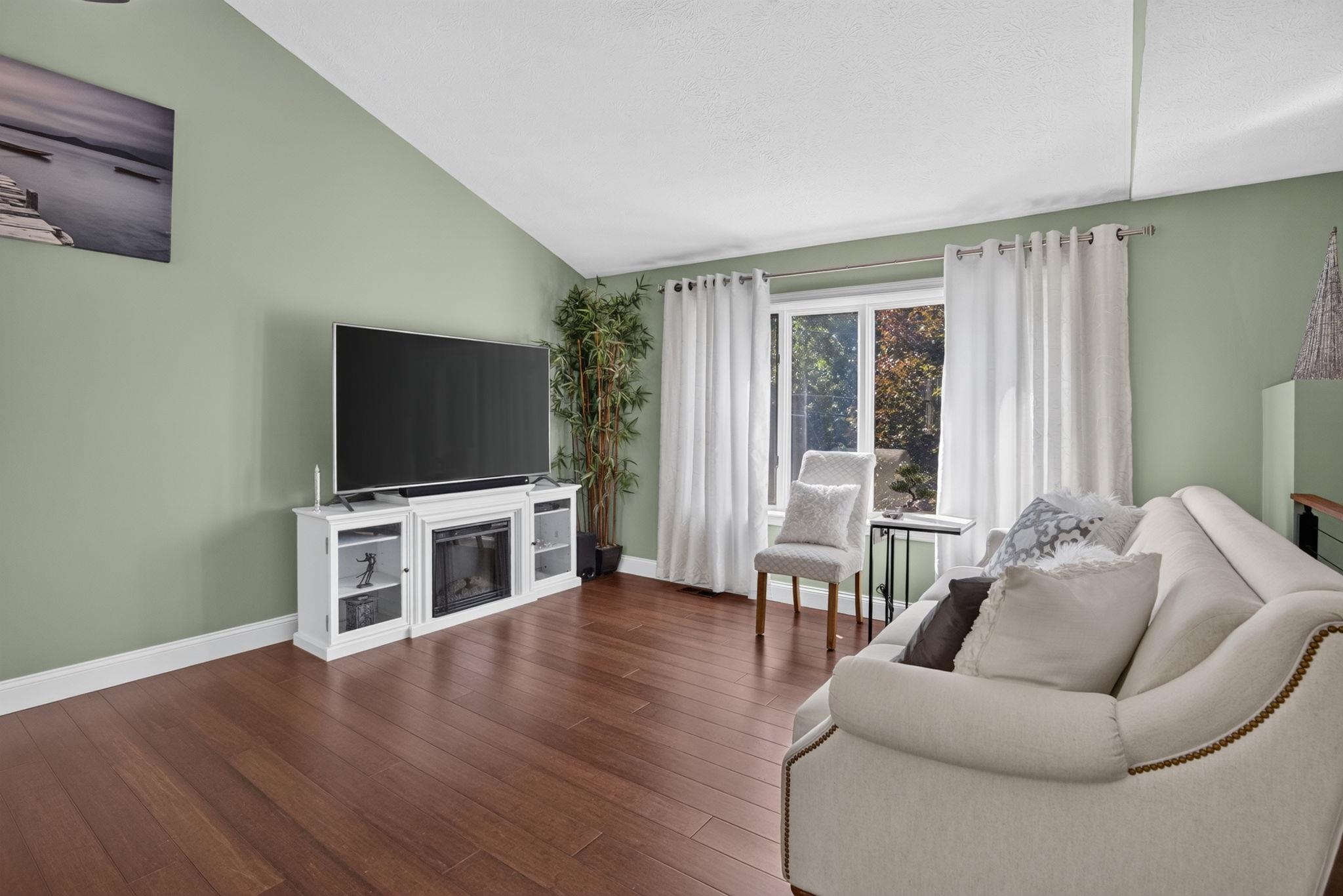 18 Cobble Hill Road Nashua, NH 03062 - Photo 13 of 44