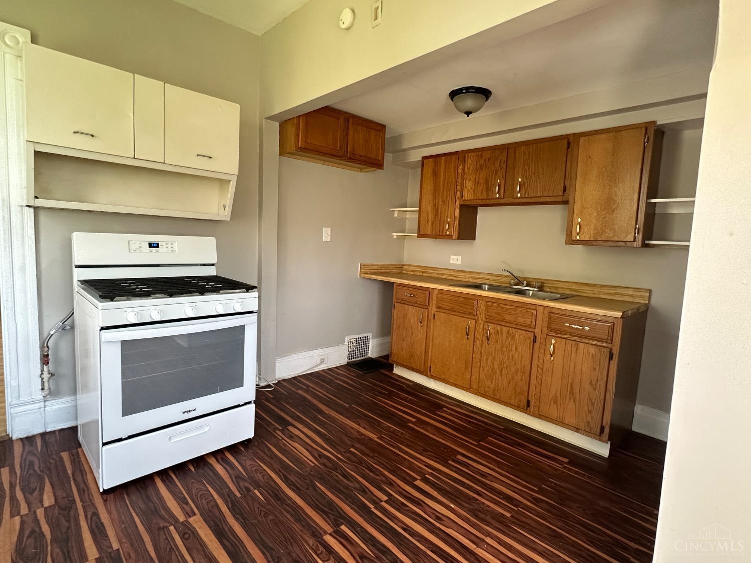 3151 River Road Cincinnati, OH 45204 - Photo 17 of 26 Upper unit (2 bedroom unit) kitchen.