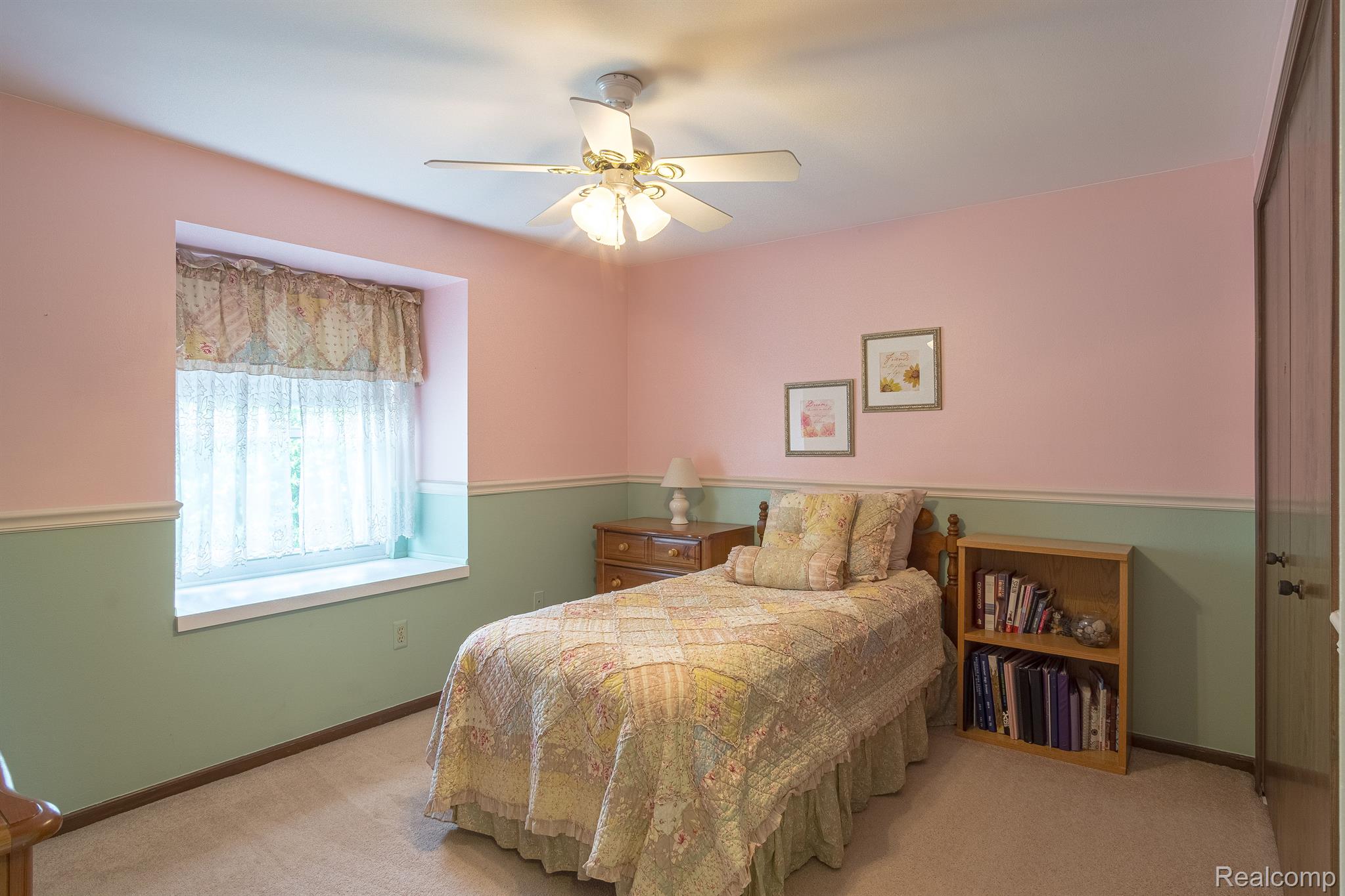 927 Downhill Lane Rochester, MI 48307 - Photo 20 of 29 Bedroom 1