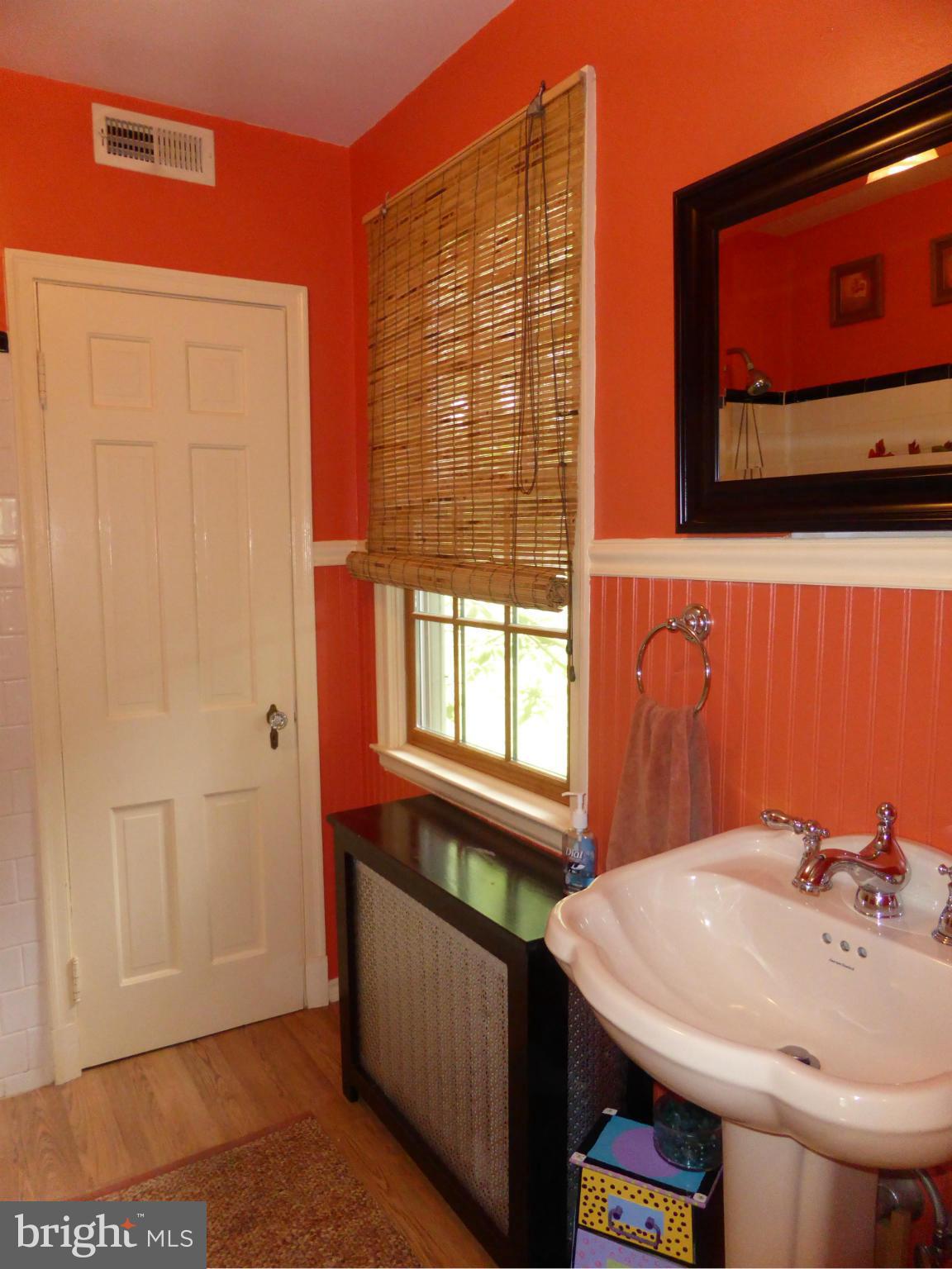 1412 Ruxton Road Baltimore, MD 21204 - Photo 8 of 23 Bath