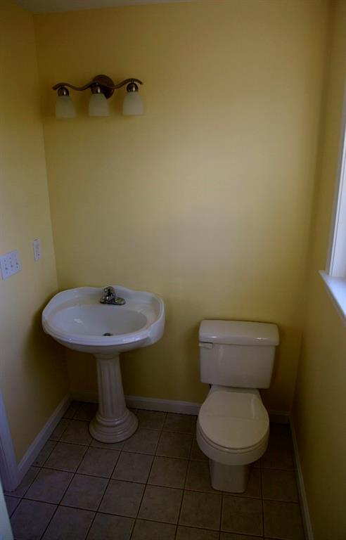 5 Steam Mill Road York, ME 03909 - Photo 9 of 22 First Floor Powder Room