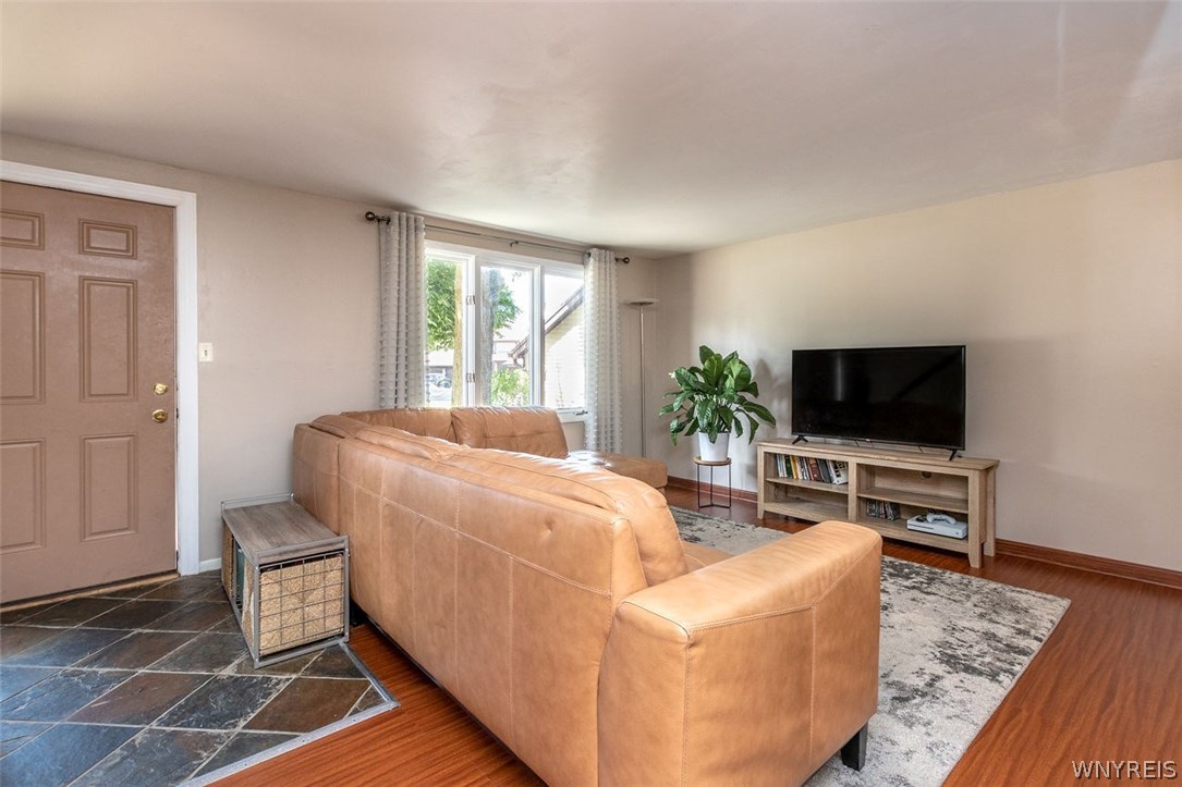 351 Charlesgate Circle Amherst, NY 14051 - Photo 3 of 40