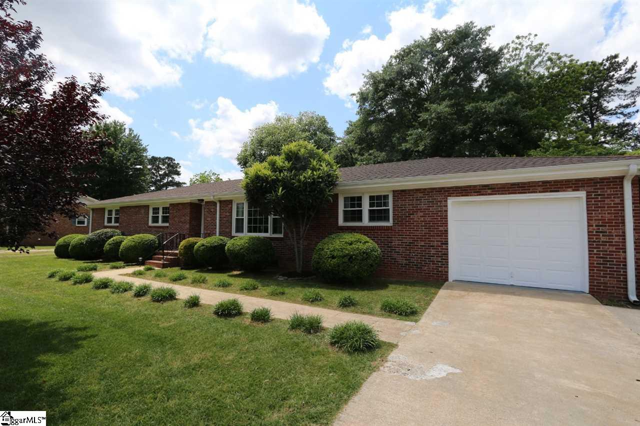 210 Ashmore Bridge Road Mauldin, SC 29662 - Photo 2 of 24 Gallery Image 2