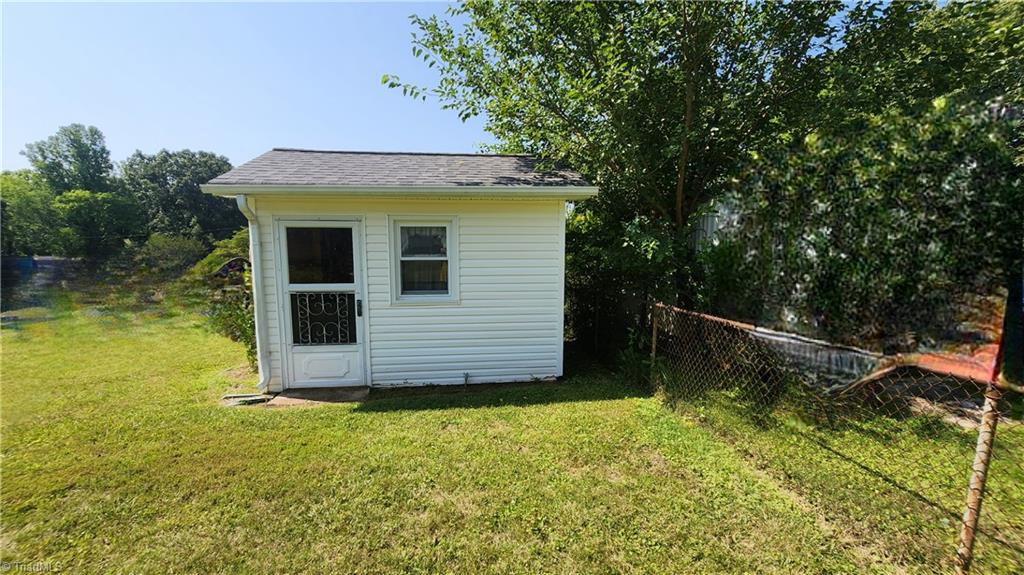 1226 Forest Road Eden, NC 27288 - Photo 21 of 25 Gallery Image 21