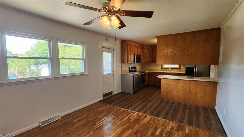 1226 Forest Road Eden, NC 27288 - Photo 9 of 25 Gallery Image 9