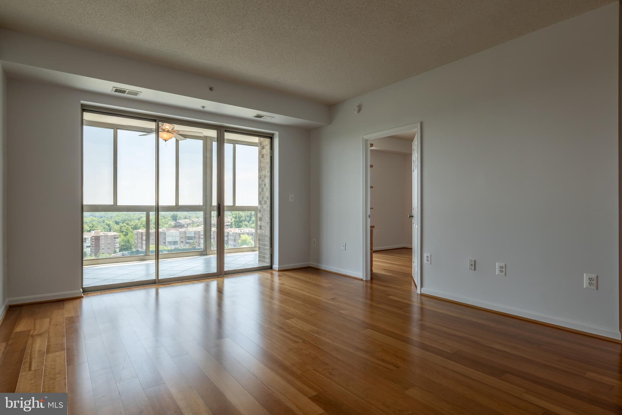 19355 Cypress Ridge Terrace, Unit 708 Leesburg, VA 20176 - Photo 17 of 36