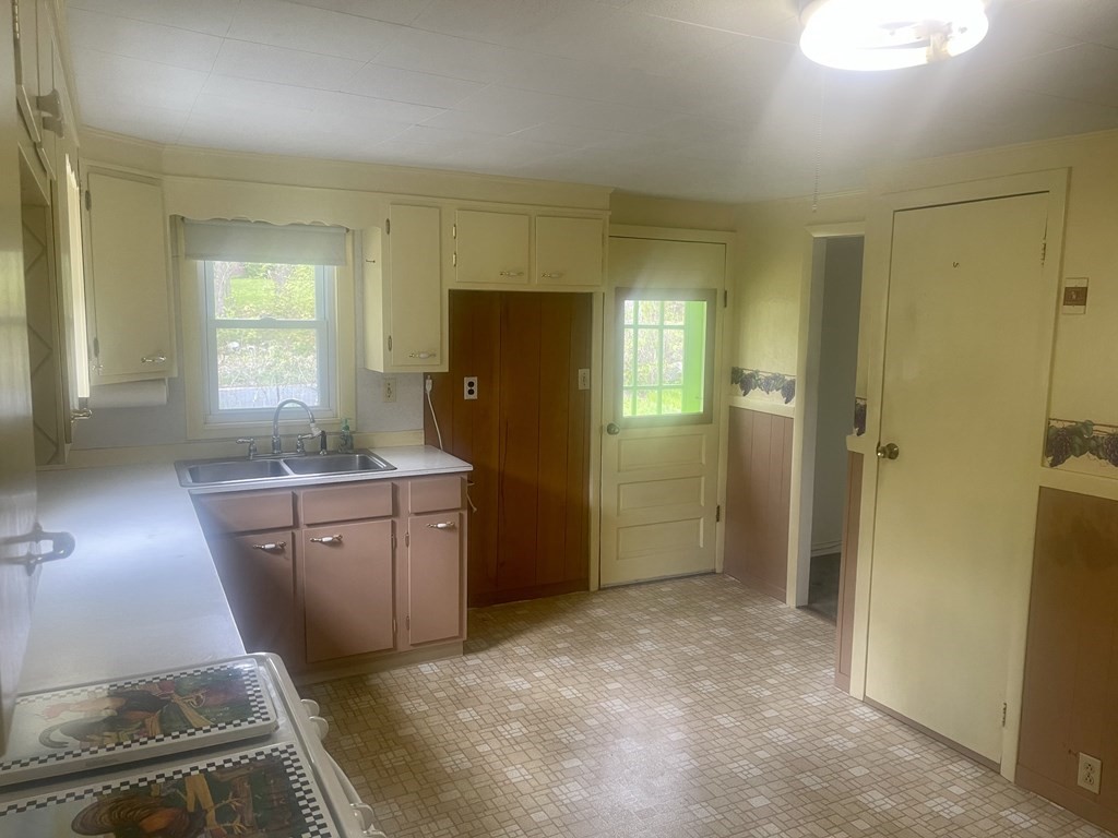 6 Mad Brook Road North Brookfield, MA 01535 - Photo 14 of 21 Gallery Image 14