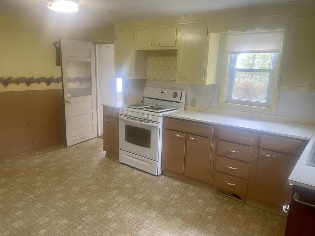 6 Mad Brook Road North Brookfield, MA 01535 - Photo 16 of 21 Gallery Image 16