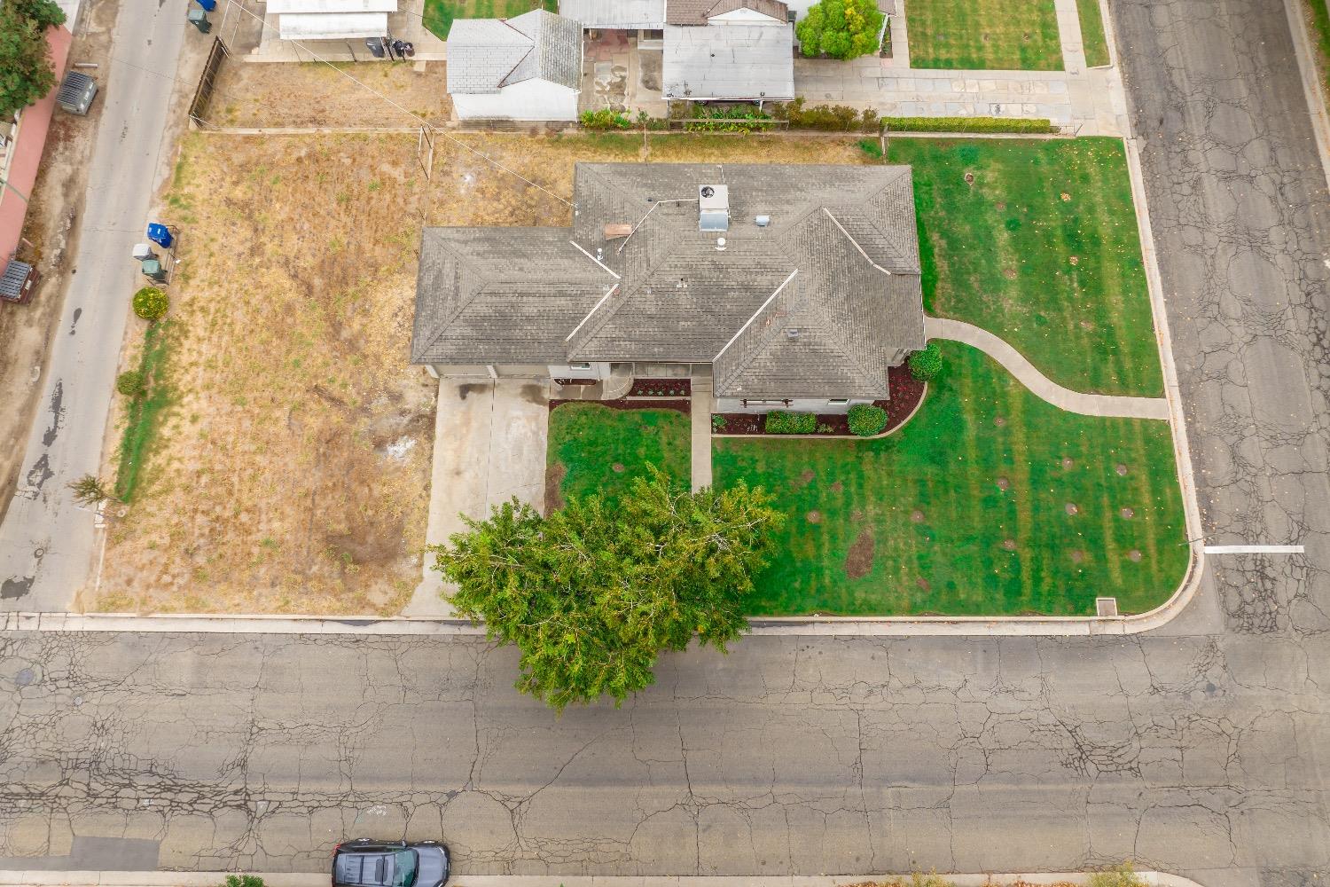 1600 West 5th Street Madera, CA 93637 - Photo 41 of 46 a picture of a yard