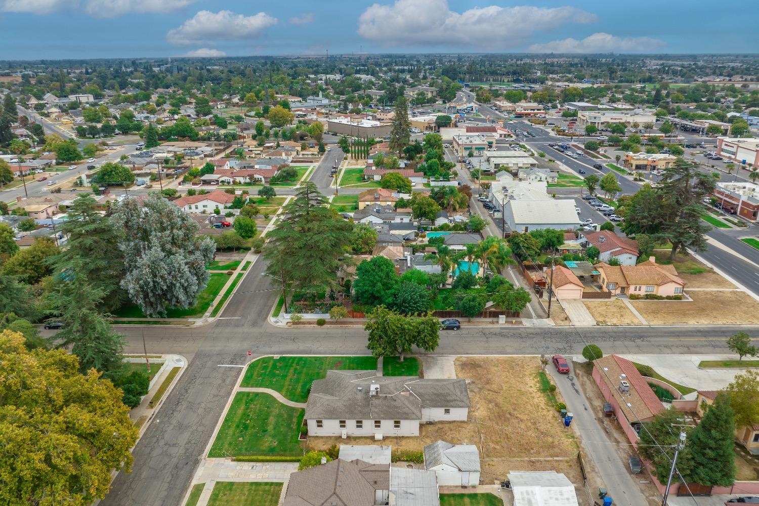 1600 West 5th Street Madera, CA 93637 - Photo 43 of 46 an aerial view of a city