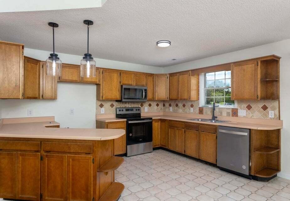 2321 Standifer Gap Road Chattanooga, TN 37421 - Photo 2 of 37 2