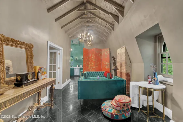 $1,200,000 | Undisclosed Address | Silver Lake