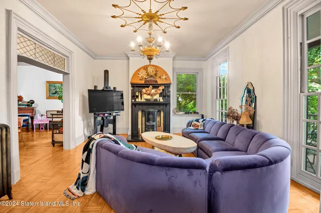 $1,200,000 | Undisclosed Address | Silver Lake