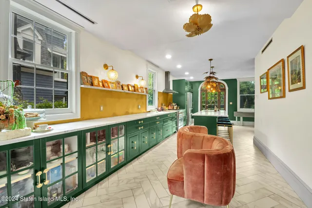 $1,200,000 | Undisclosed Address | Silver Lake