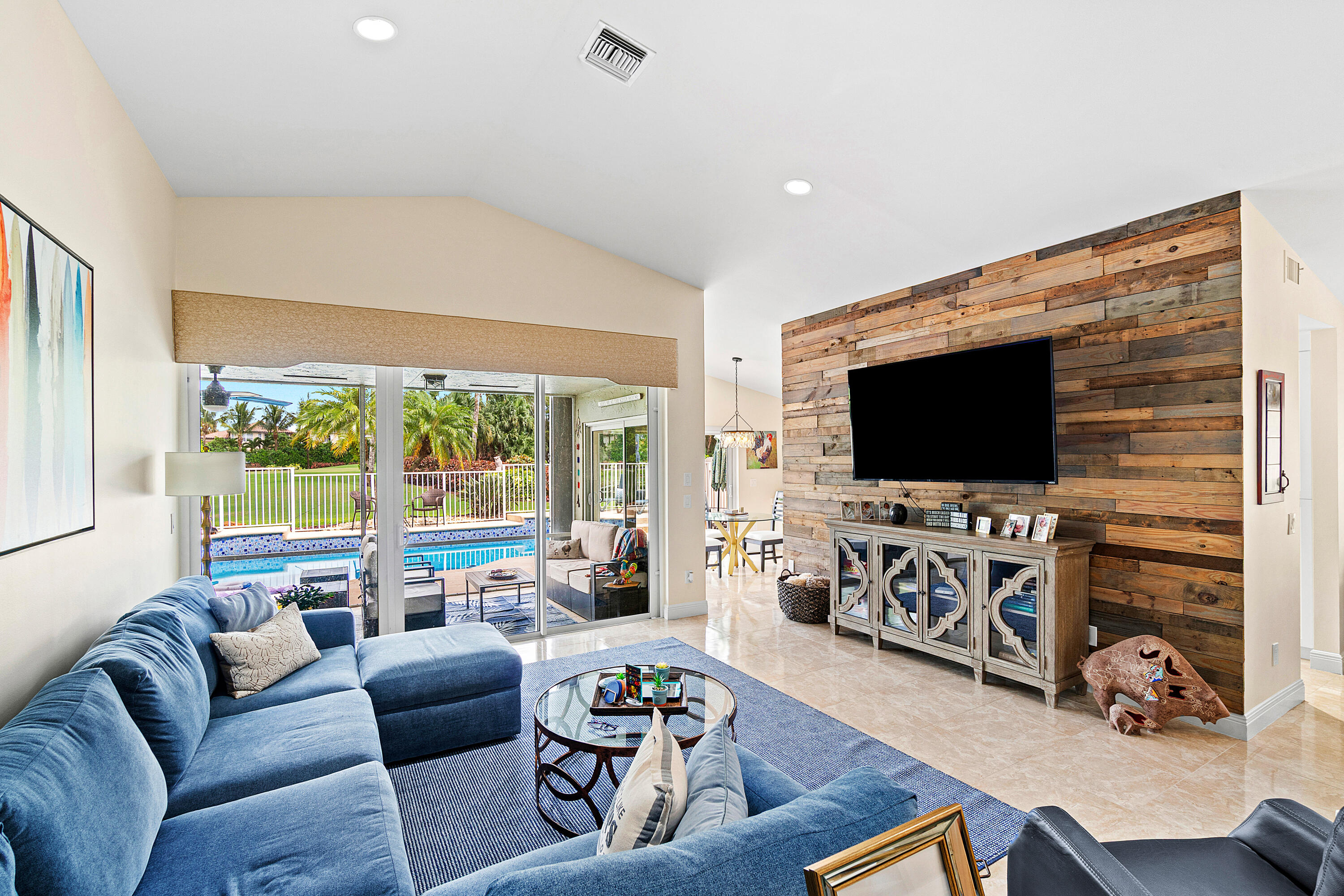 11270 Cloverleaf Circle Boca Raton, FL 33428 - Photo 8 of 36 Living Room