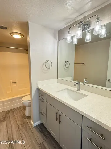 $1,895 | 13617 North 24th Avenue, Phoenix, AZ 85029