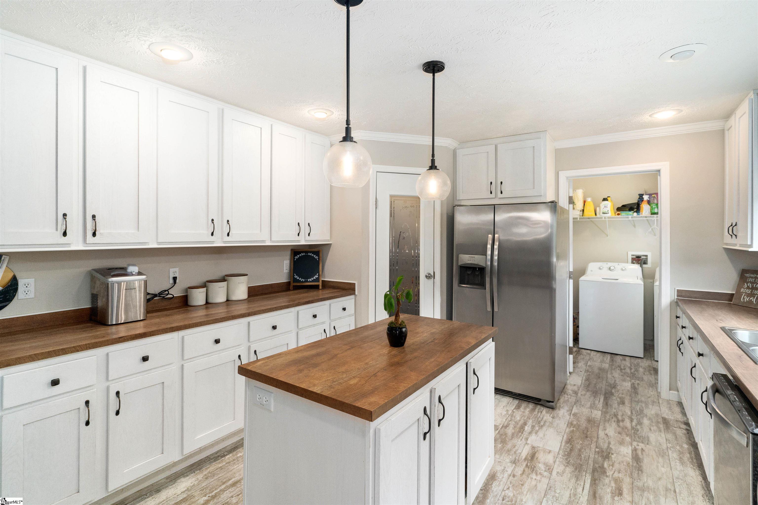 420 Pine Hills Road Woodruff, SC 29388 - Photo 8 of 30