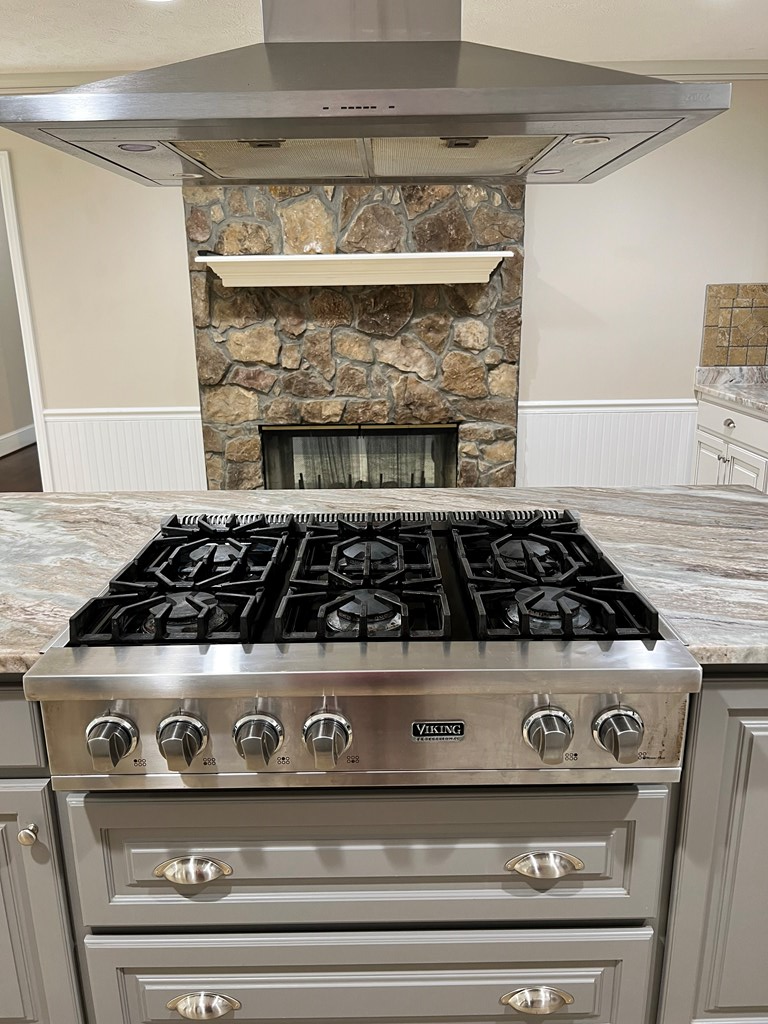 488 Blue Bird Trail Fortson, GA 31808 - Photo 25 of 45 a close view of stove top oven