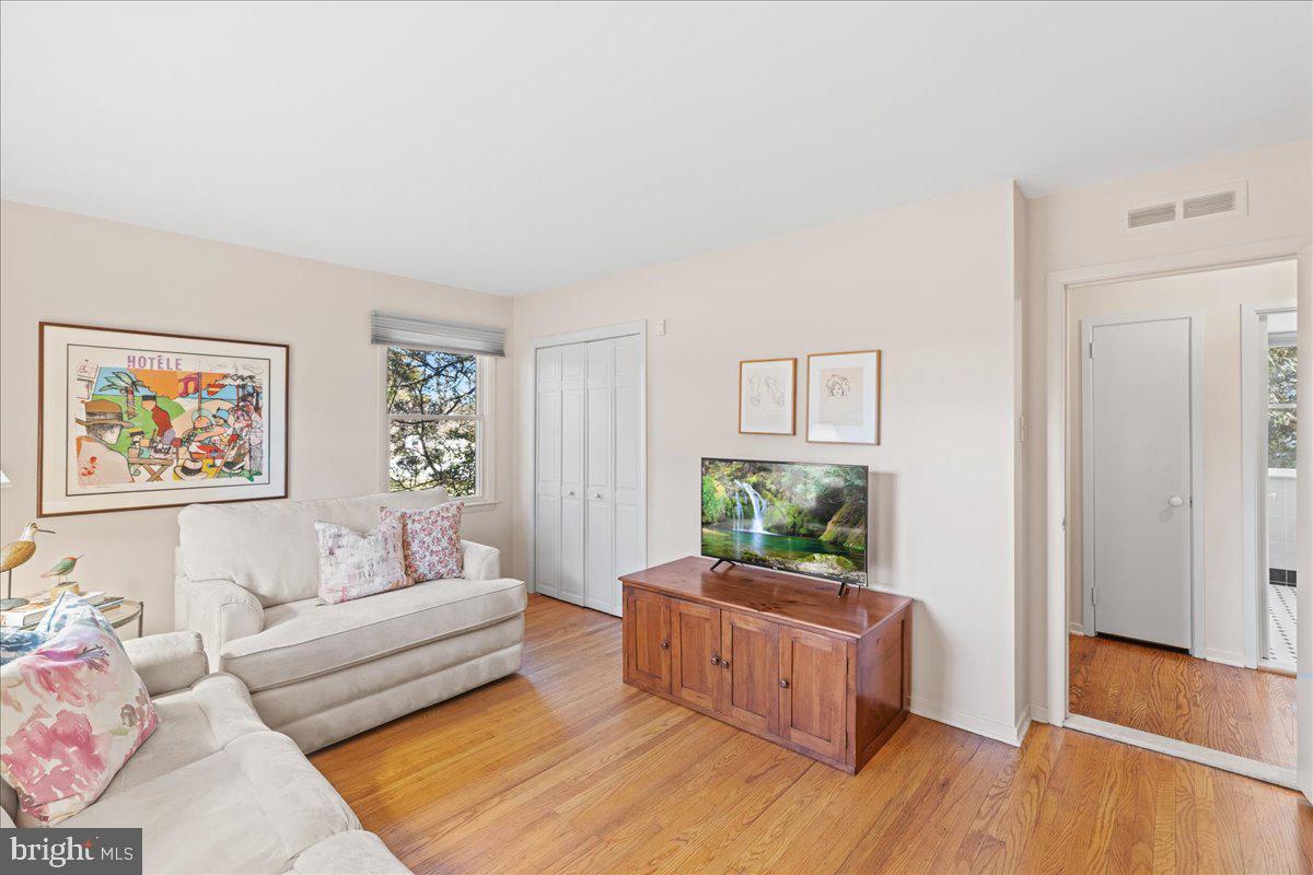 306 Garden Road Oreland, PA 19075 - Photo 16 of 42 Gallery Image 16