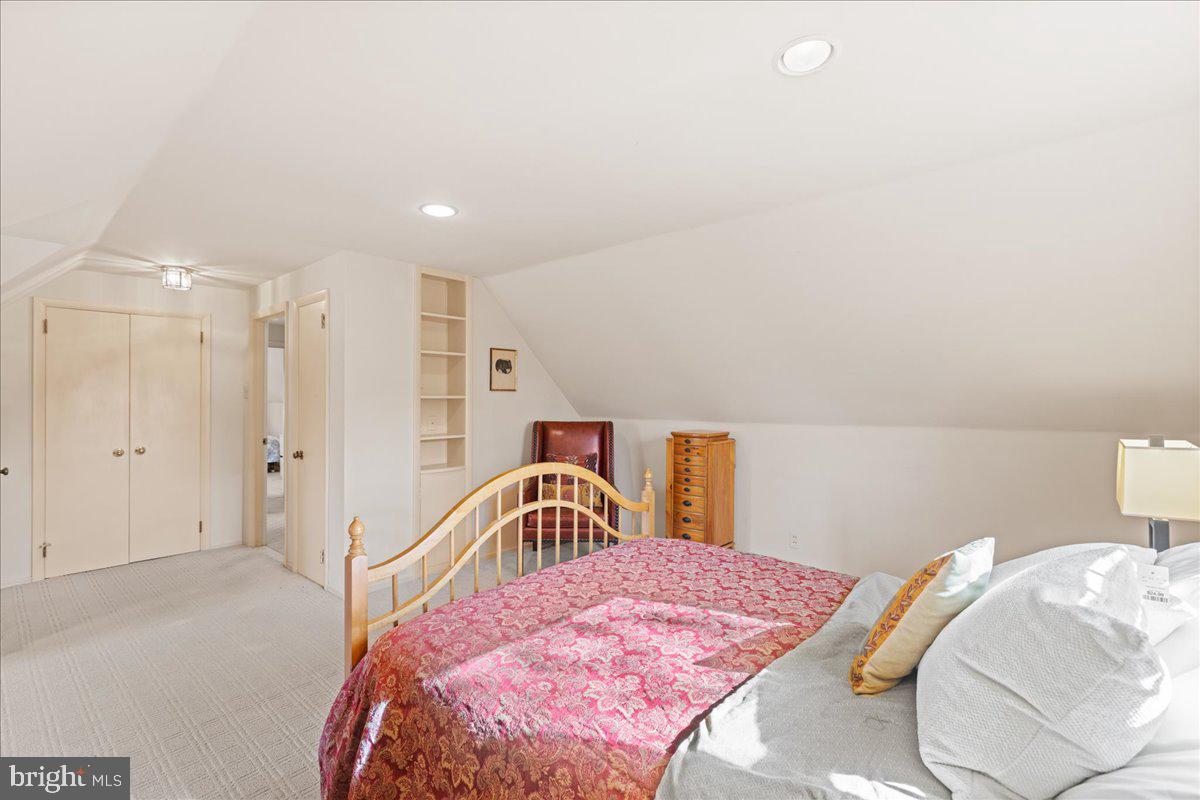 306 Garden Road Oreland, PA 19075 - Photo 28 of 42 Gallery Image 28
