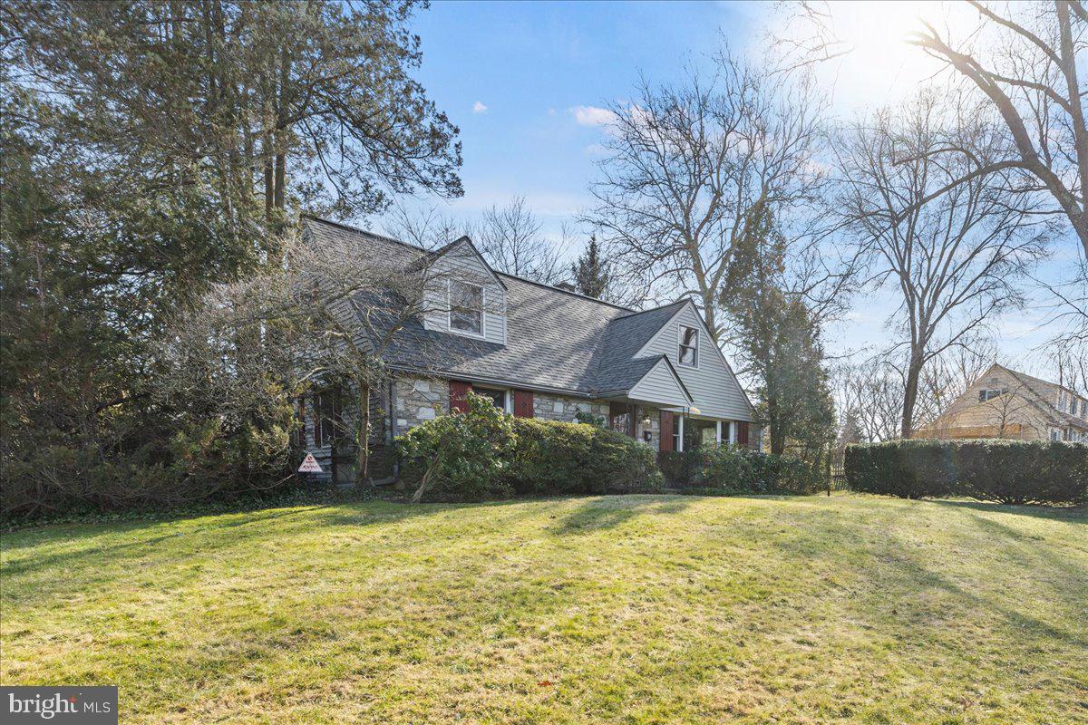 306 Garden Road Oreland, PA 19075 - Photo 3 of 42 Gallery Image 3