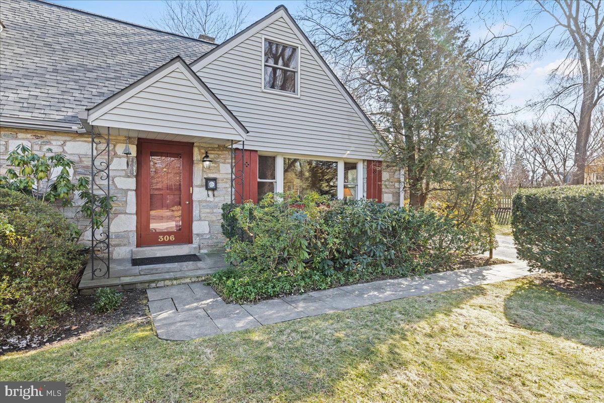 306 Garden Road Oreland, PA 19075 - Photo 4 of 42 Gallery Image 4