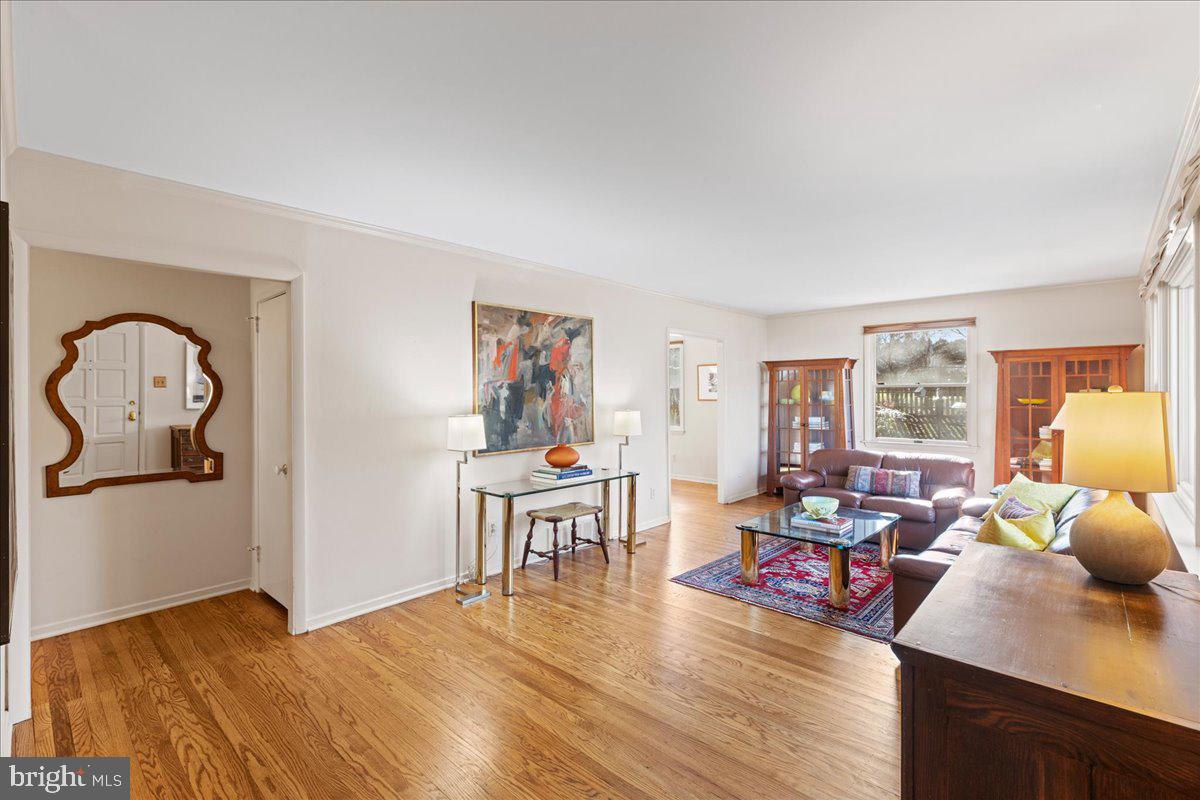 306 Garden Road Oreland, PA 19075 - Photo 5 of 42 Gallery Image 5