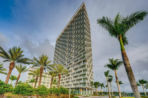 $448,900 | 2000 Metropica Way, Unit 2107, Sunrise, FL 33323